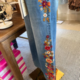 Bayeas Flower Embroidered Jeans